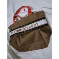ราคา กระเป๋า PLAYBOY BUNNY แท้ 100 % มือสอง มีตำหนิ (54807080186)