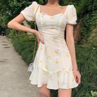 ราคา [รูปถ่ายจริง] ชุดเดรสหางปลาลายเชอร์รี่สีเหลืองคอวีวินเทจ (40908813953)
