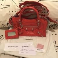 ราคา Used!! Balenciaga mini city ปี2015 สีแดง-ส้ม หมุดเงิน สภาพดีมาก ใช้น้อยครั้งค่ะ (263586676)