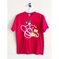 ราคา pooh M เสื้อยืดสีแดงสดสกรีนลายหมีพูห์ (52762019210)