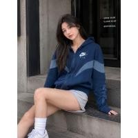 ราคา Crop nike air รุ่น vintage hoodie เสื้อกันหนาวผู้หญิง preloved (47162742888)