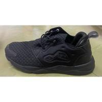 ราคา รองเท้าผ้าใบมือสอง Reebok EUR 41 CM 26.5 (17206481521)