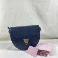 ราคา Used like new coccinelle crossbody bagสีดำใช้น้อยของแท้ หนังแท้ (7989367713)