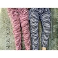 ราคา กางเกงขายาวฟรีไซต์ | ลายชิโนริสีแดง | ชิโนริสีกรม (2910438)