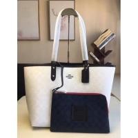 ราคา Coach REVERSIBLE CITY TOTE IN BLOCKED SIGNATURE CANVAS (COACH 91381) (8918489623)