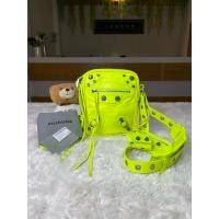 ราคา Balenciaga le cagole messenger (27800745258)