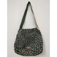 ราคา แท้​ ​% กระเป๋าแบรนด์​ So march กระเป๋าสะพายไหล่รุ่น​ Leopard Eco Shoulder Bag ลายเสือดาว​โทนเขียว​ มือสองสภาพสวยงาม​ (48215177963)