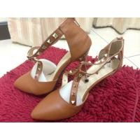 ราคา รองเท้าส้นสูง ทรง Valentino (282163423)