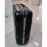 ราคา กระเป๋าเดินทางยี้ห้อ Samsonite มือสองสะอาดสภาพสวยงามมือหนึ่งสี่ห้าหมื่นมือสองเหลือ 3,700฿ (9002823319)