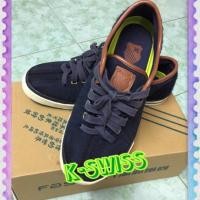 ราคา รองเท้าผ้าใบผู้ชายเท่ห์ๆ <มือสอง><สภาพดีมาก> (2300435085)