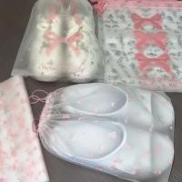 ราคา [ขายร้อน] รองเท้ากระเป๋าป้องกันฝุ่นโบว์สไตล์ใหม่แบบพกพาป้องกันความชื้นรองเท้าเชือกรูด ออกนอกบ้าน ผ้าคลุมรองเท้าเดินทาง (54361350279)