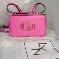 ราคา LYN กระเป๋าสะพายข้าง สีชมพู(มือ2) แท้% (19134817685)