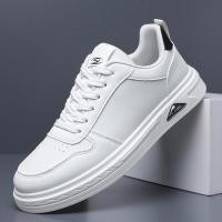 ราคา รองเท้าผ้าใบลําลองผู้ชาย Faux‐Leather Lace-Up Low-Top Platform (51367276705)