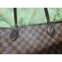 ราคา กระเป๋า Louis Vuitton (22962792563)