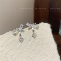 ราคา [miaom] ลูกไม้ลูกไม้กลวงต่างหูหัวใจหญิงประณีตกระพริบหวานแสงหรูหรานิช (47015712882)