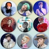 ราคา คลังสินค้าพร้อม Kwon Ji-Dragon Concert Merchanted เข็มกลัดแฟนสนับสนุนกระเป๋านักเรียนอุปกรณ์เสริมบาร์ของขวัญปวดกระเป๋าตกแต่ง N4G2 (41634357919)
