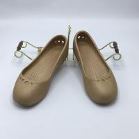 ราคา รองเท้าแฟชั่น แบรนด์ crocs สินค้ามือสอง (1217564090)