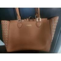ราคา Michael kors ของแท้ มือสอง สีถลอก ไม่มีอะไรขาด ขนาด 13×8×5 นิ้ว (29924134444)