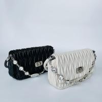 ราคา Ciara Diamond Sling Bag กระเป๋าถือ Raya (46065077577)
