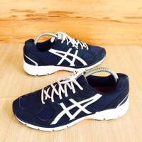 ราคา รองเท้าผ้าใบมือสองของแท้ Asics Gel-Omais เบอร์ 42.5 ยาว 27 cm (1020309930)