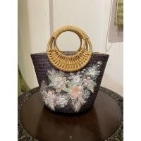 ราคา กระเป๋ากระจูดหูหวายบุผ้าด้านในมีซิบและช่องเก็บของลายดอกไม้สวยๆ (11914646441)
