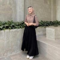 ราคา KIRANA ASYMMETRIC PLISKET SKIRT (55806637635)