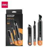 ราคา คัตเตอร์ เปลี่ยนใบได้ DELI EHT4003C-OR-01 สีส้ม (แพ็ก 3 ชิ้น) (888257600592)