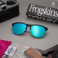 ราคา OAKLEY OO9374-02 Frogskins Lite Matte Black Prizm Sapphire (2605)