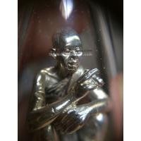 ราคา พระรูปหล่อหลวงพ่อคูณเนื้อเงินพิมพ์นั่งยอง สูบบุหรี่ รุ่น 9 บารมีมหาเศรษฐี 2536 เลี่ยมกรอบพลาสติกอย่างดีพร้อมขึ้นคอ (1041)