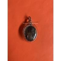 ราคา เหรียญหลวงปู่เพิ่มวัดกลางบางแก้วปล้องอ้อยบล็อกนิยมไหล่แตก ปี 2518 เลี่ยมพลาสติกคมชัดมาก (1720)