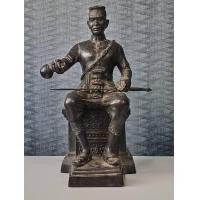 ราคา พระบรมรูปสมเด็จพระนเรศวรมหาราช เผด็จศึก พ.ศ.๒๕๒๒ -ขนาด ๕ นิ้ว รมดำ ผู้ดำเนินงานสร้าง สมาคมนักเรียนเ