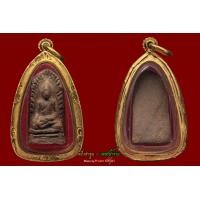 ราคา พระรอดวัดพระสิงห์ ปี 2496 พิมพ์นิยมหน้าหนูใหญ่ เลี่ยมทองพร้อมใช้