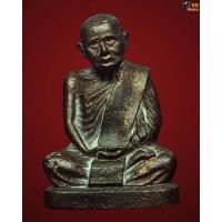 ราคา รูปหล่อหลวงปู่แหวน สุจิณโณ รุ่นลูกเสือชาวบ้าน ปี ๒๐ พร้อมกล่องครับ/๒