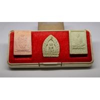 ราคา วัตถุมงคล สมเด็จโต,หลวงพ่อฉิม,หลวงพ่อเงิน ที่ระลึกพิธีมหาพุทธาภิเษก ณ วัดพระแก้ว ปี2540 (1ชุด 3องค์) พร้อมกล่องเดิม (77708)