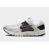 ราคา White Nike รองเท้าผู้ชาย Zoom Vomero 5 (19609786)