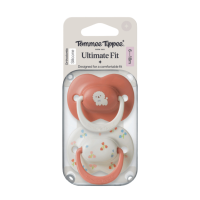 ราคา Tommee Tippee [6-18m] จุกหลอก รุ่น Ultimate (แพ็ก 2) ซิลิโคนนุ่ม ทรงฟันสวย (หญิง) (309804221125322)