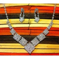 ราคา สร้อยคอต่างหูเข้าชุด แหวนและสร้อยข้อมือแฟชั่นเกาหลีใส่งานราตรีงานแต่งงาน นำเข้า - พร้อมส่ง018 ราคา 675 บาท