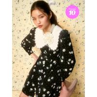 ราคา Sretsis | Pomelo. เดรสสั้นลายดอกกุหลาบเดซี่และฟอร์เก็ตมีน็อต - สีดำ Pomelo (94740)