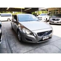 ราคา VOLVO S60 DRIVe S 1.6T ปี2013 สีบรอนทอง AT เบนซิน (มือสอง) (360670388)
