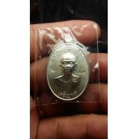 ราคา เหรียญเนื้อเงินหลวงพ่อคูณรุ่นเจริญพรปี57 (มือสอง) (135144218)