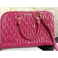 ราคา ส่งต่อกระเป๋า miu miu สีชมพูสวยสดใสพร้อมสายสะพาย (มือสอง) (360961048)