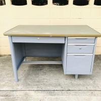 ราคา โต๊ะทำงานเหล็ก โต๊ะบัญชีเหล็ก มี 4 ลิ้นชัก (มือสอง) (360961633)