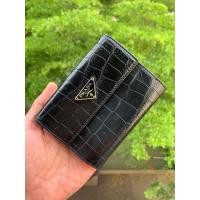 ราคา PRADA ใบกลาง ลายหนังจรเข้ ของแท้ (มือสอง) (360942940)