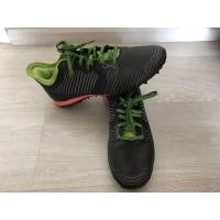 ราคา รองเท้าฟุตบอลร้อยปุ่ม (มือสอง) (360940434)