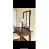 ราคา ขายโต๊ะเครื่องแป้งหรือโต๊ะทำงาน ไม้สักแท้ พร้อมเก้าอี้ไม้สัก เข้าชุด (มือสอง) (360852138)