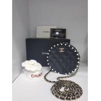 ราคา New Chanel clutch with chain อะไหล่สีทองซีด ด้านข้างประดับด้วยมุกคะ สายยาวcross bodyได้สบาย อปก. กล่อง การ์ดholo29xxxxx ถุงผ้า ถุงกระดาษ คู่มือ (มือหนึ่ง) (360928467)