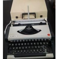ราคา OLYMPIA เครื่องพิมพ์ดีดกระเป๋าหิ้ว(แบบพกพา) รุ่น traveller de luxe (มือสอง) (359686773)