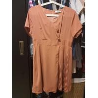 ราคา เดรสอัดพลีท สีส้มอิฐ (มือสอง) (360935726)