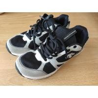ราคา รองเท้าวิ่ง DESCENTE RUNNING เบอร์ 38 จากเกาหลี (มือสอง) (360928544)