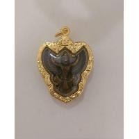 ราคา ครุฑมหาลาภ หลวงพ่อเส็ง เนื้อโลหะรมดำ วัดบางนา เลี่ยมกรอบทอง (มือหนึ่ง) (354324062)